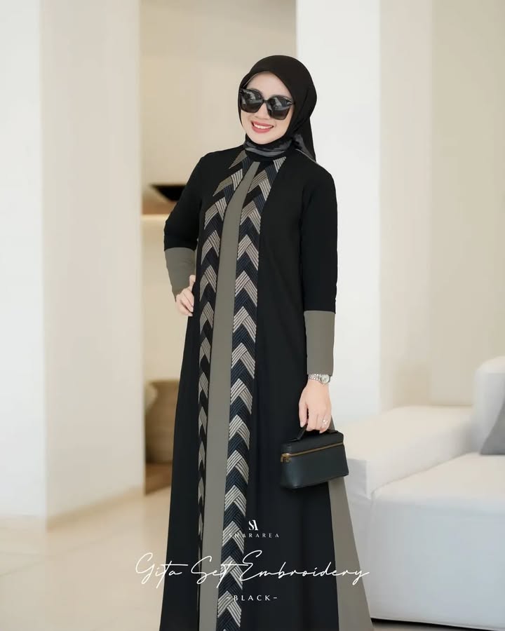 Gita Set Embroidery - Image 7