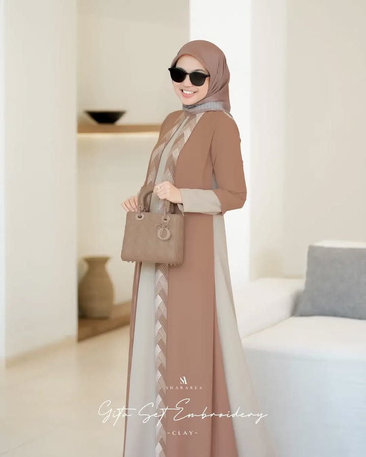 Gita Set Embroidery - Image 2