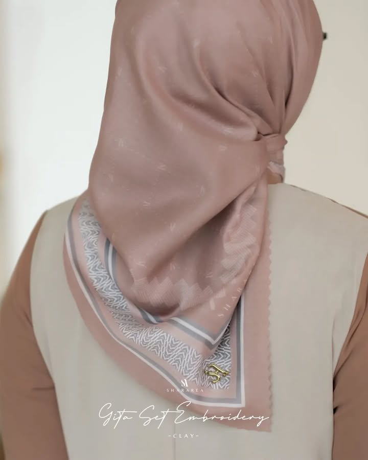 Gita Set Embroidery - Image 5