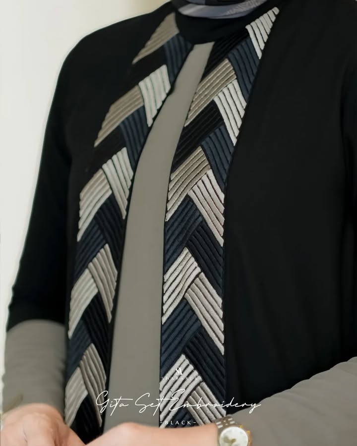 Gita Set Embroidery - Image 8