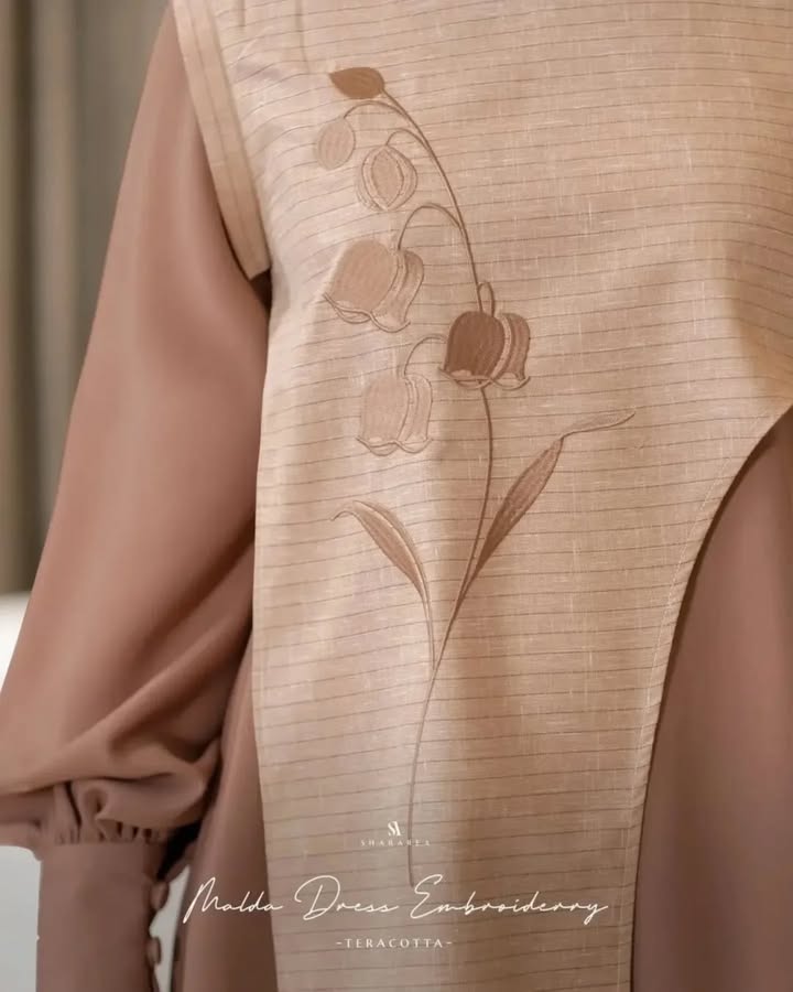 Malda Dress Embroidery - Image 11