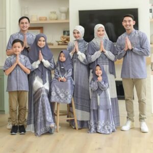 Yameena Family Dewasa