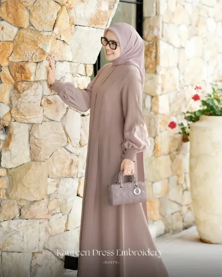 Kaureen Dress Embroiderry - Image 19