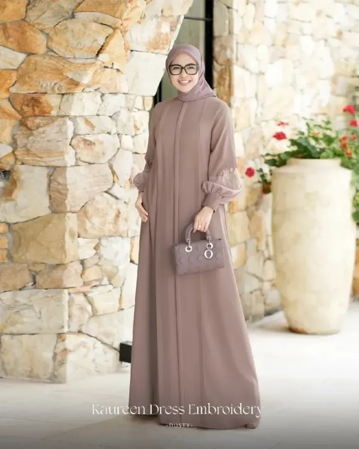 Kaureen Dress Embroiderry - Image 17