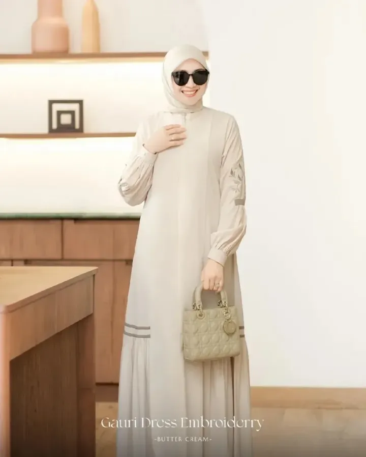 Gauri Dress Embroiderry - Image 12