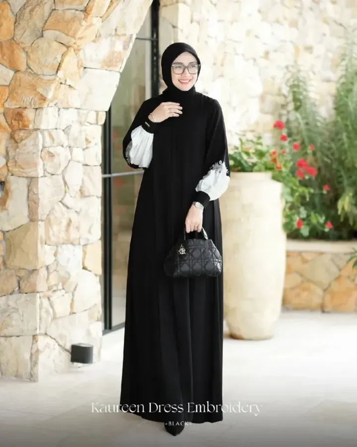 Kaureen Dress Embroiderry