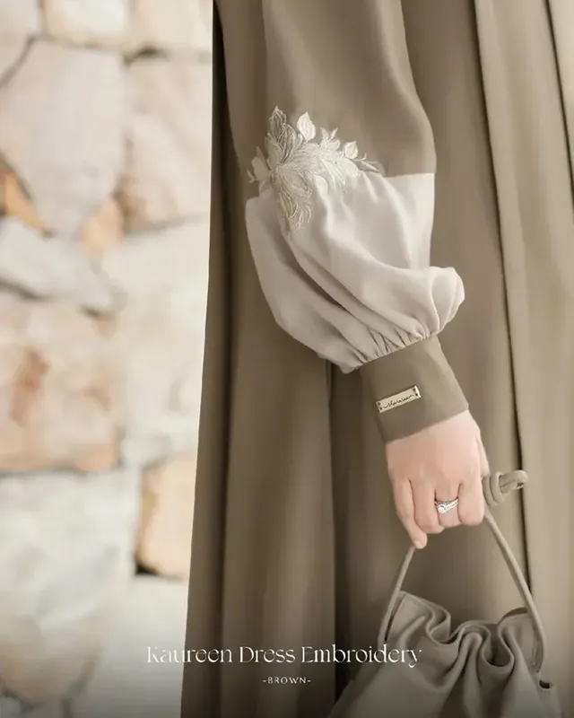 Kaureen Dress Embroiderry - Image 11