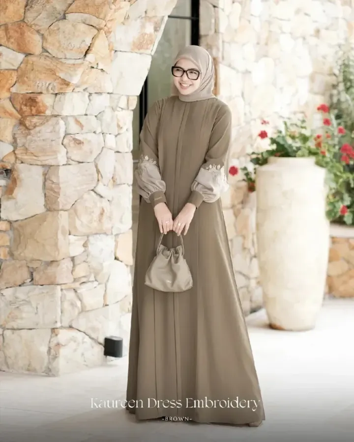 Kaureen Dress Embroiderry - Image 6