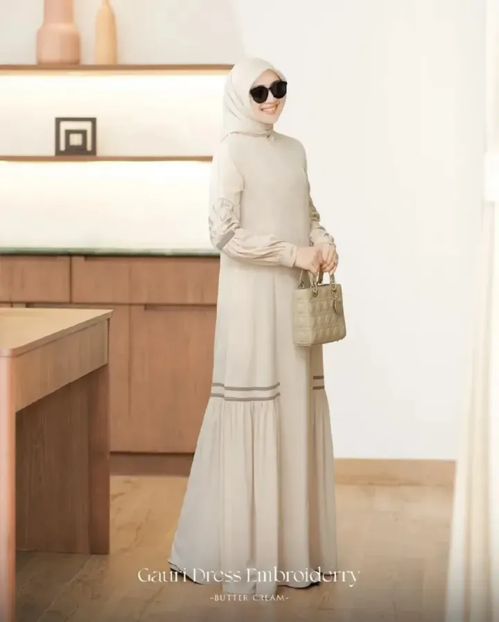 Gauri Dress Embroiderry - Image 11