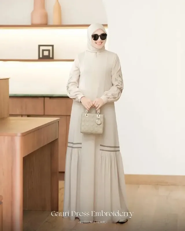 Gauri Dress Embroiderry - Image 10