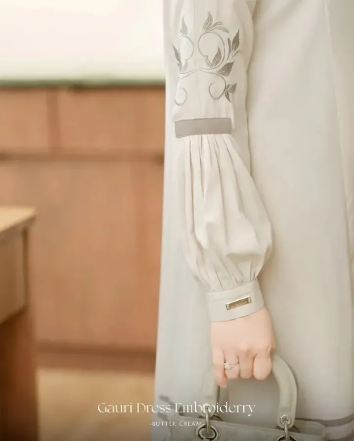 Gauri Dress Embroiderry - Image 13