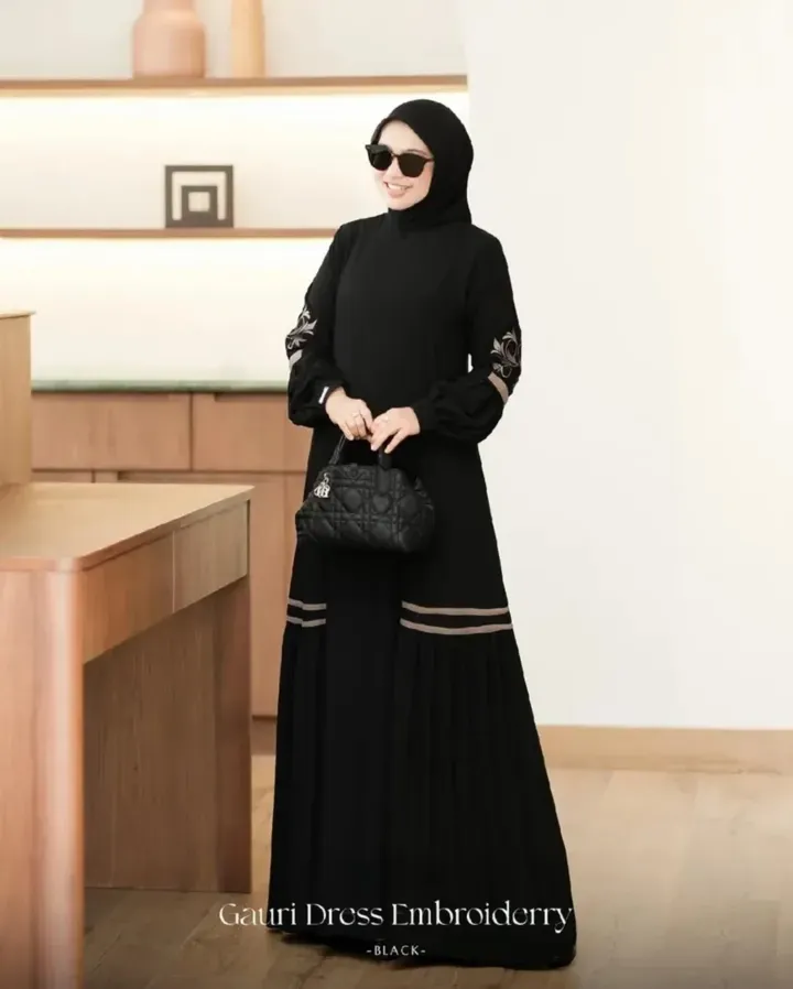 Gauri Dress Embroiderry - Image 6